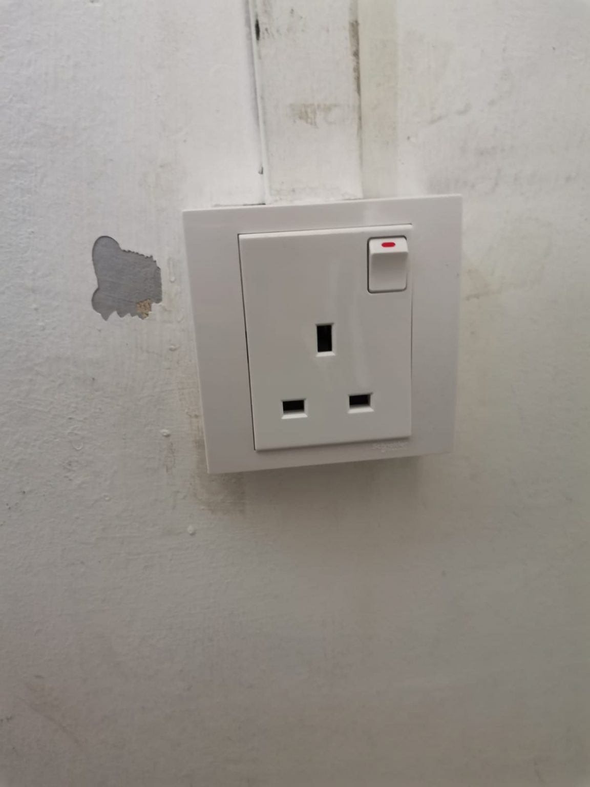 Supply And Replace Single Socket Reliable Electrical Services