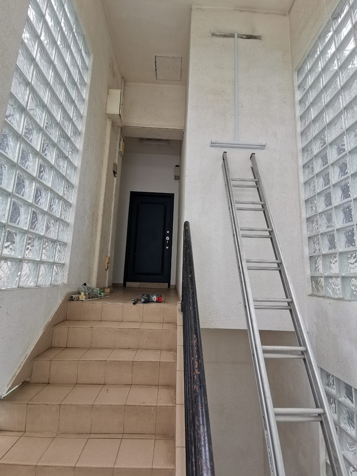 B&A 40 Supply And Install Light Set